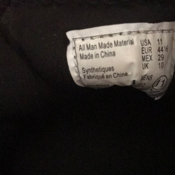 Men’s size 11 Champions all Black Basketball shoes - Picture 5 of 5